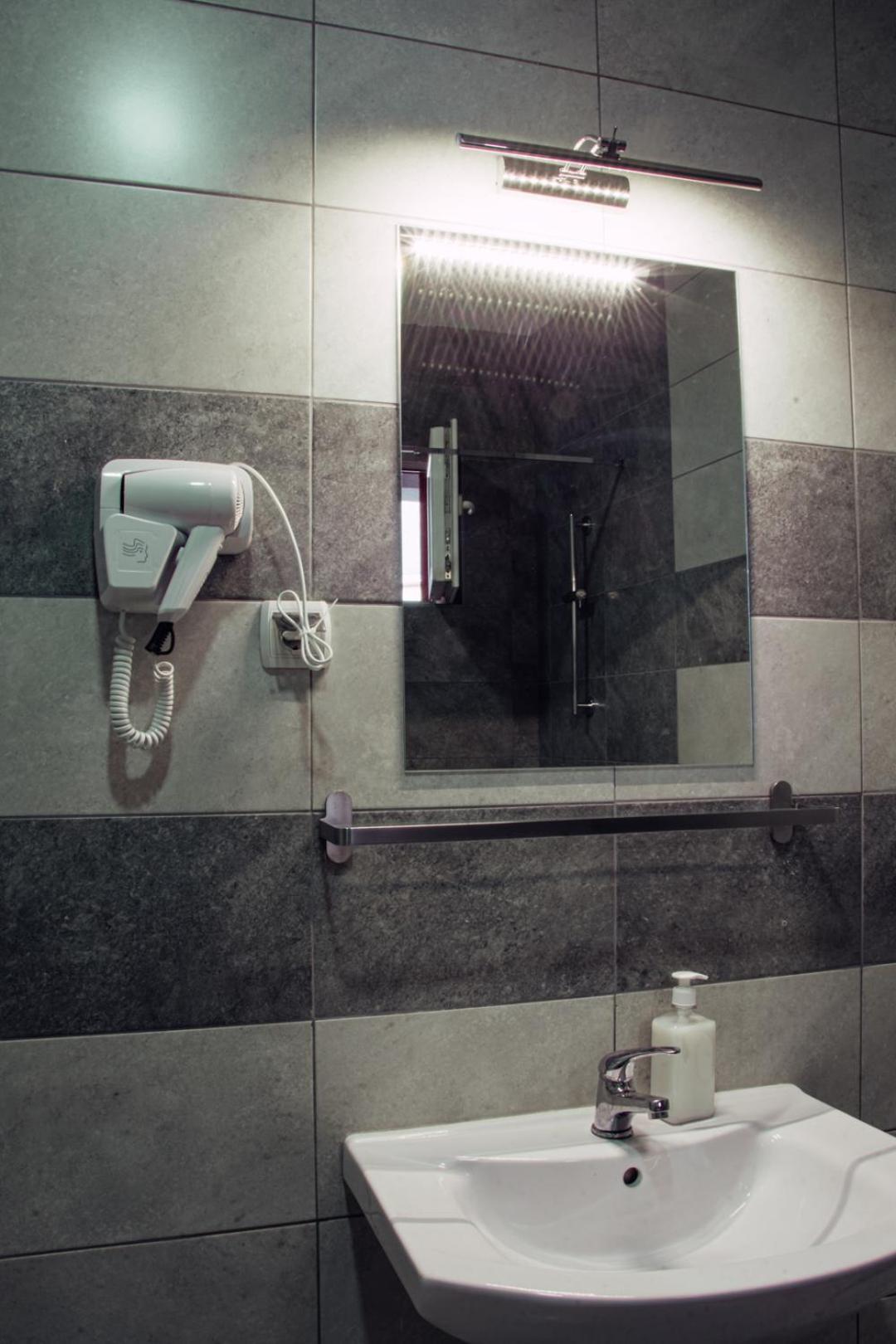 Skopje Downtown Hostel エクステリア 写真