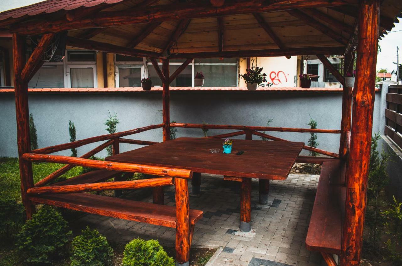 Skopje Downtown Hostel エクステリア 写真
